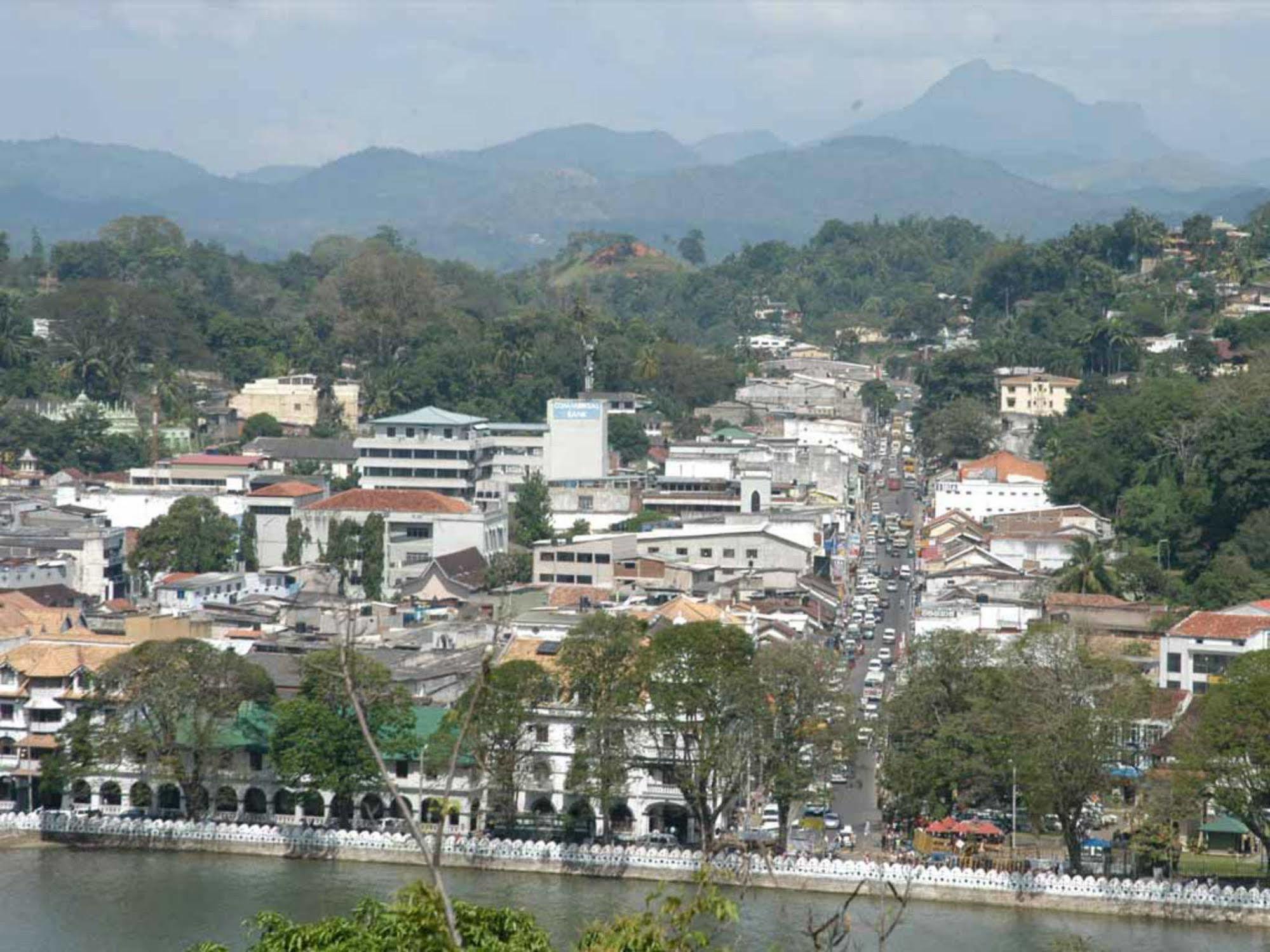 Alcam Holiday Home Kandy Eksteriør billede