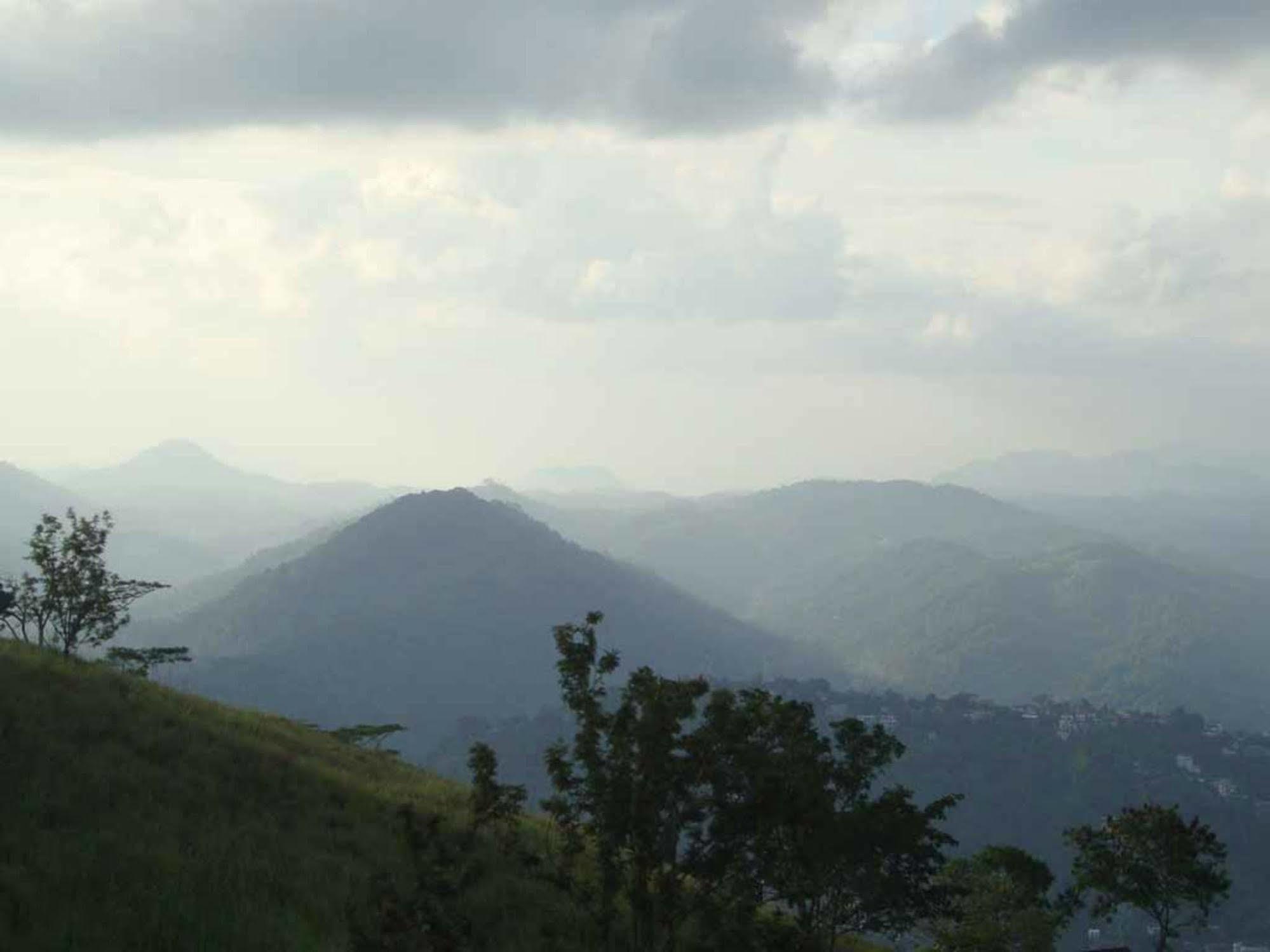 Alcam Holiday Home Kandy Eksteriør billede
