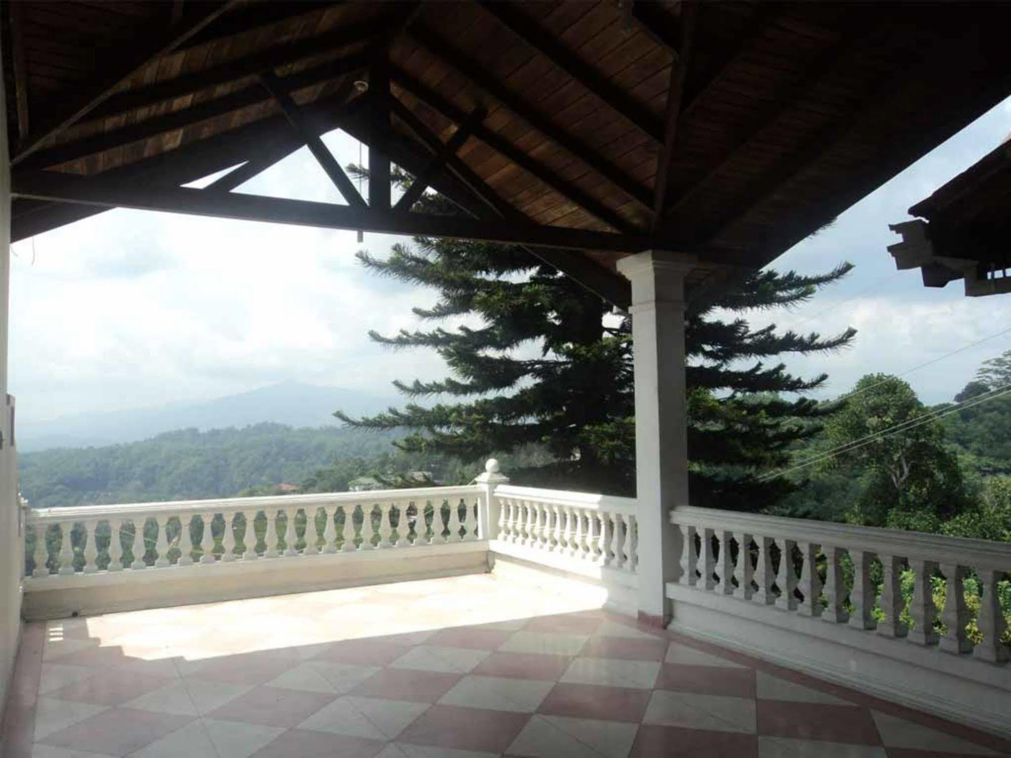 Alcam Holiday Home Kandy Eksteriør billede